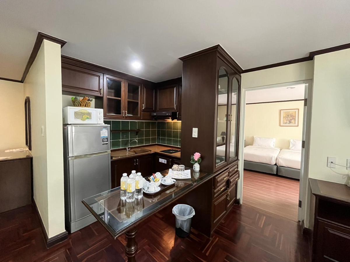 Yellow Ribbon Hills Boutique Suites Bangkok Buitenkant foto