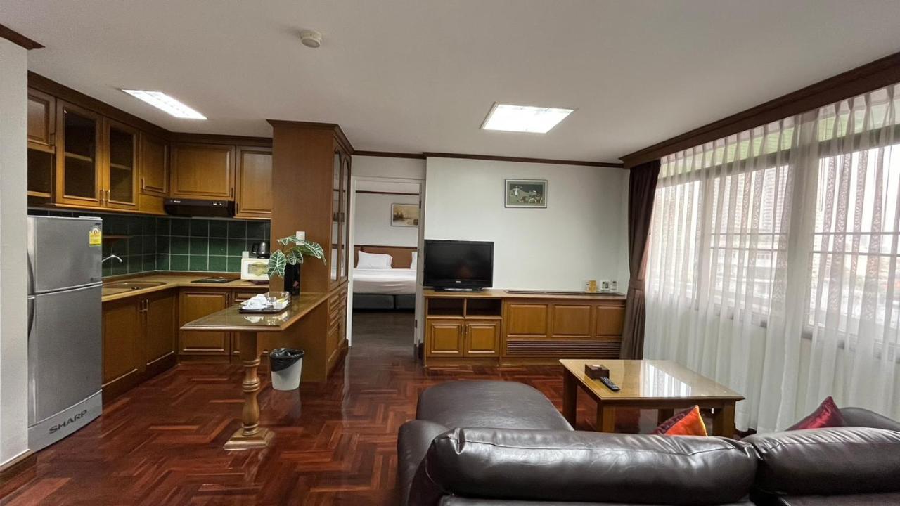 Yellow Ribbon Hills Boutique Suites Bangkok Buitenkant foto