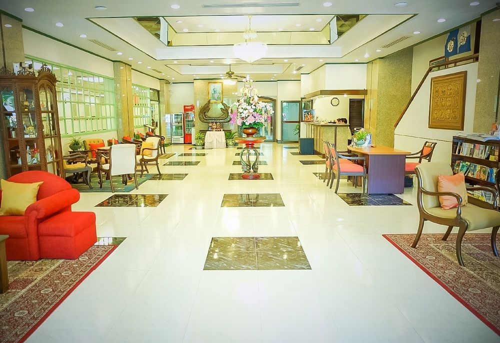 Yellow Ribbon Hills Boutique Suites Bangkok Buitenkant foto